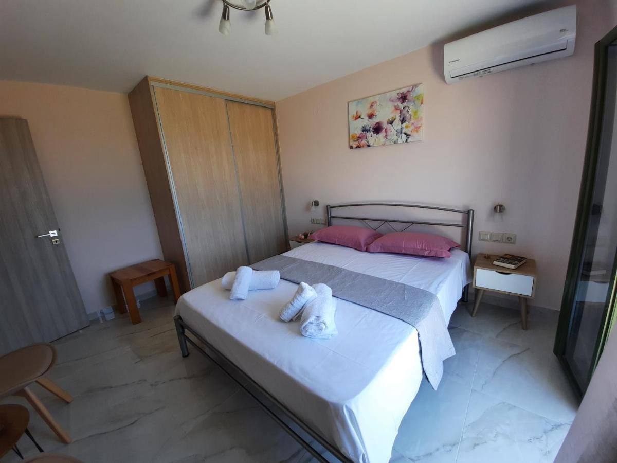 Freesia Grand Sea View Residence Svoronata Exterior foto